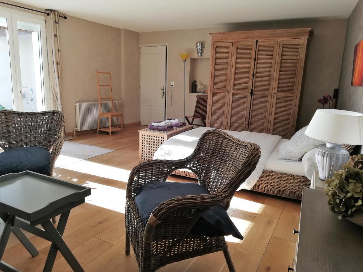 Bed and Breakfast La Goutadou Cabannes Екстер'єр фото