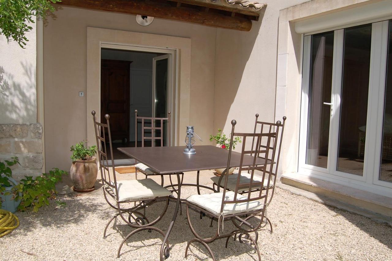 Bed and Breakfast La Goutadou Cabannes Екстер'єр фото