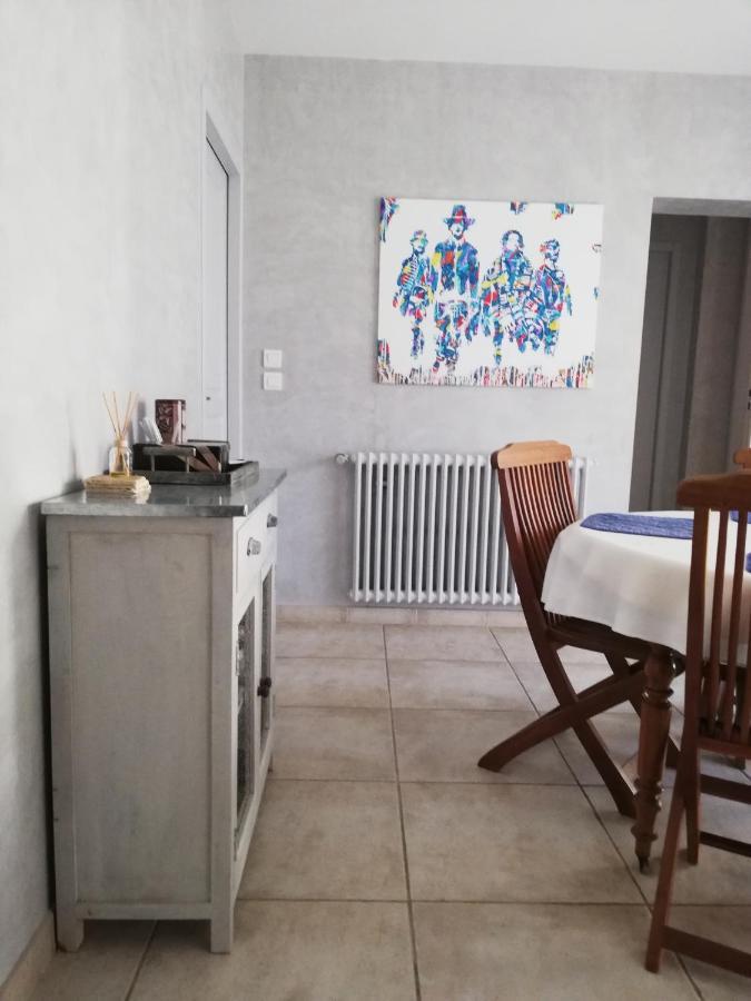 Bed and Breakfast La Goutadou Cabannes Екстер'єр фото