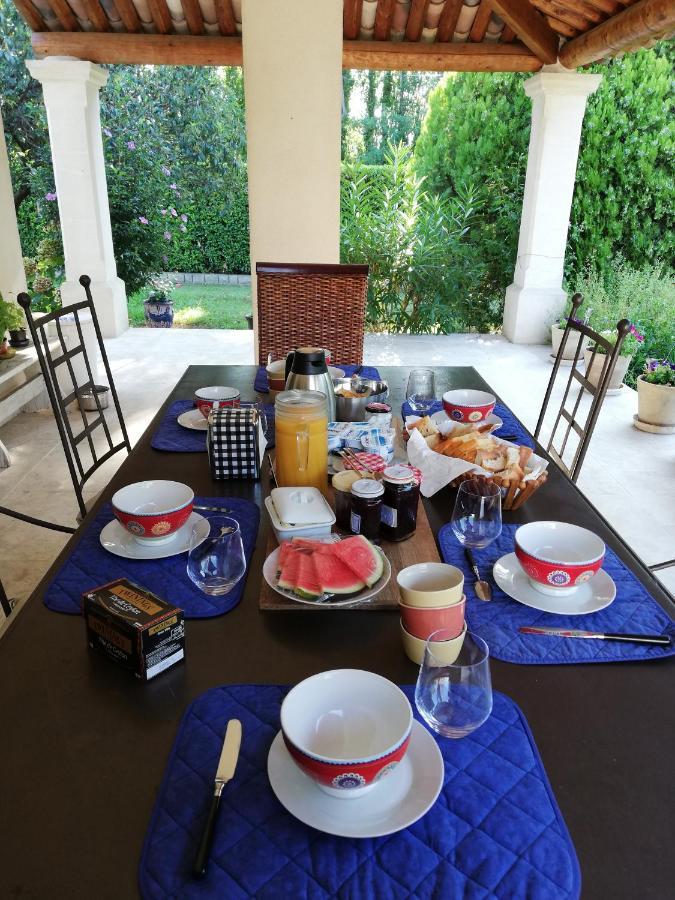 Bed and Breakfast La Goutadou Cabannes Екстер'єр фото