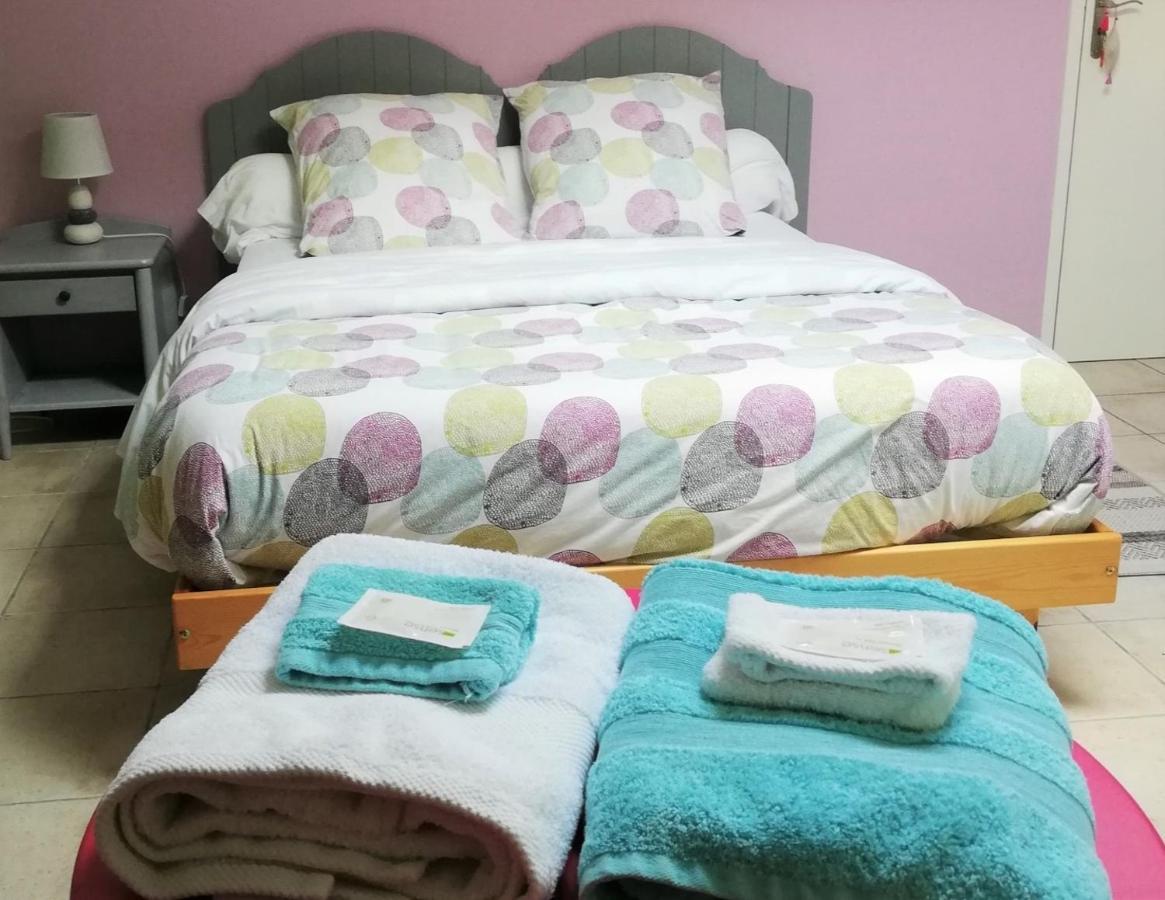 Bed and Breakfast La Goutadou Cabannes Екстер'єр фото