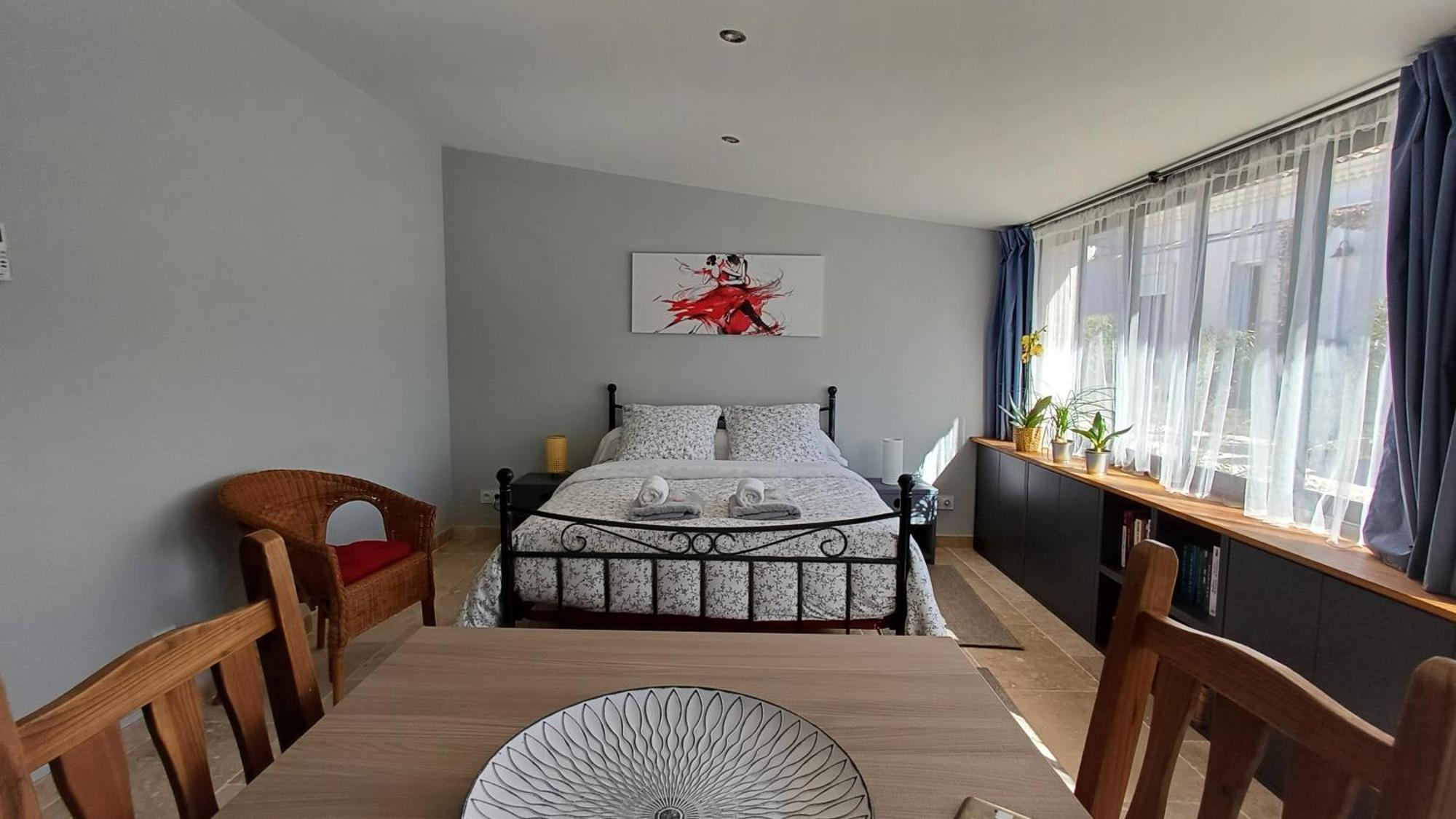 Bed and Breakfast La Goutadou Cabannes Екстер'єр фото